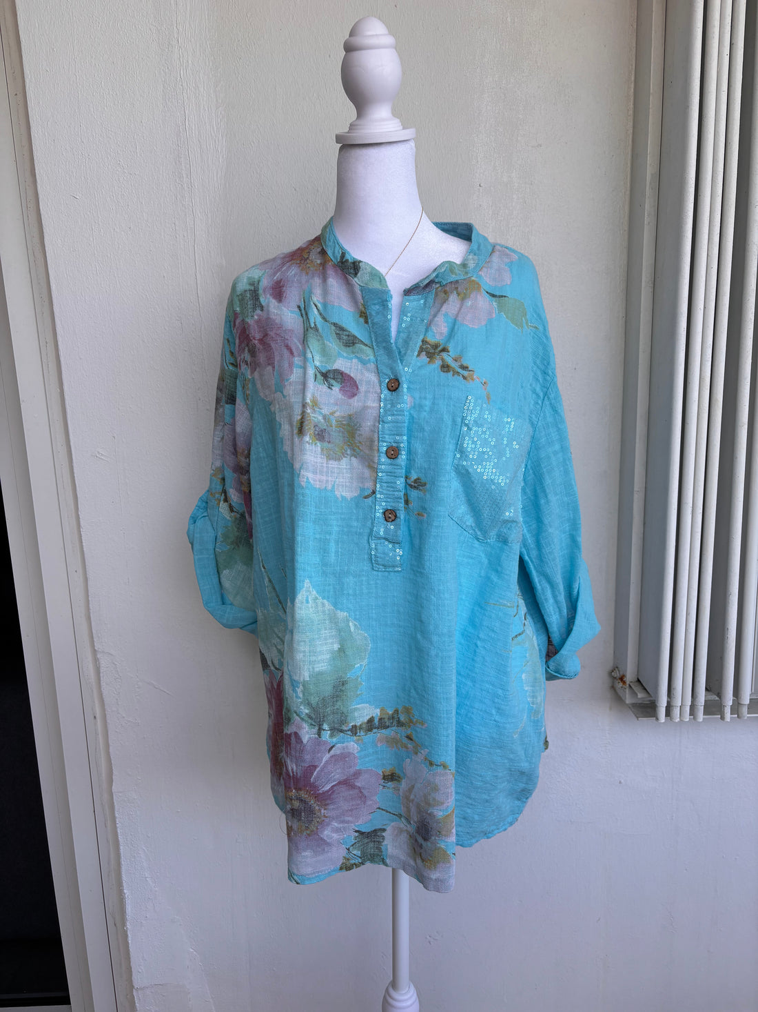 Style 1084 Floral Top with Sparkle Pocket