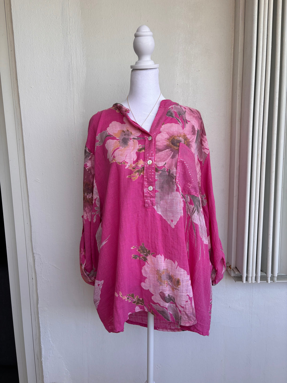 Style 1084 Floral Top with Sparkle Pocket