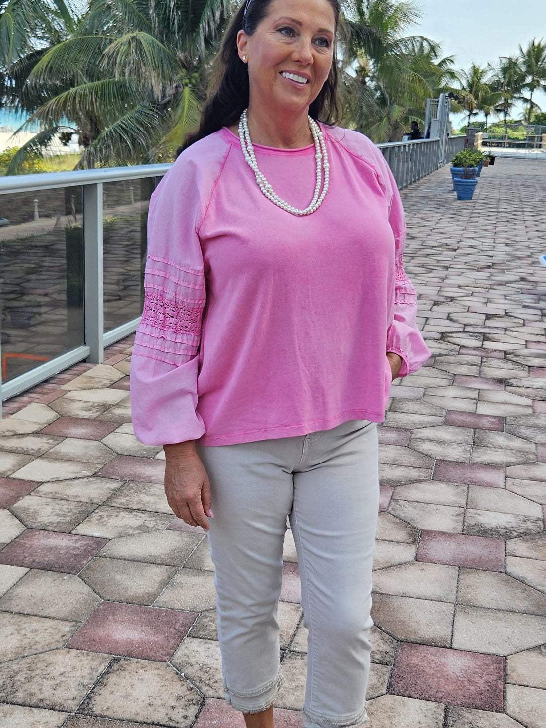 1096 long sleeve top with elastic at wrist